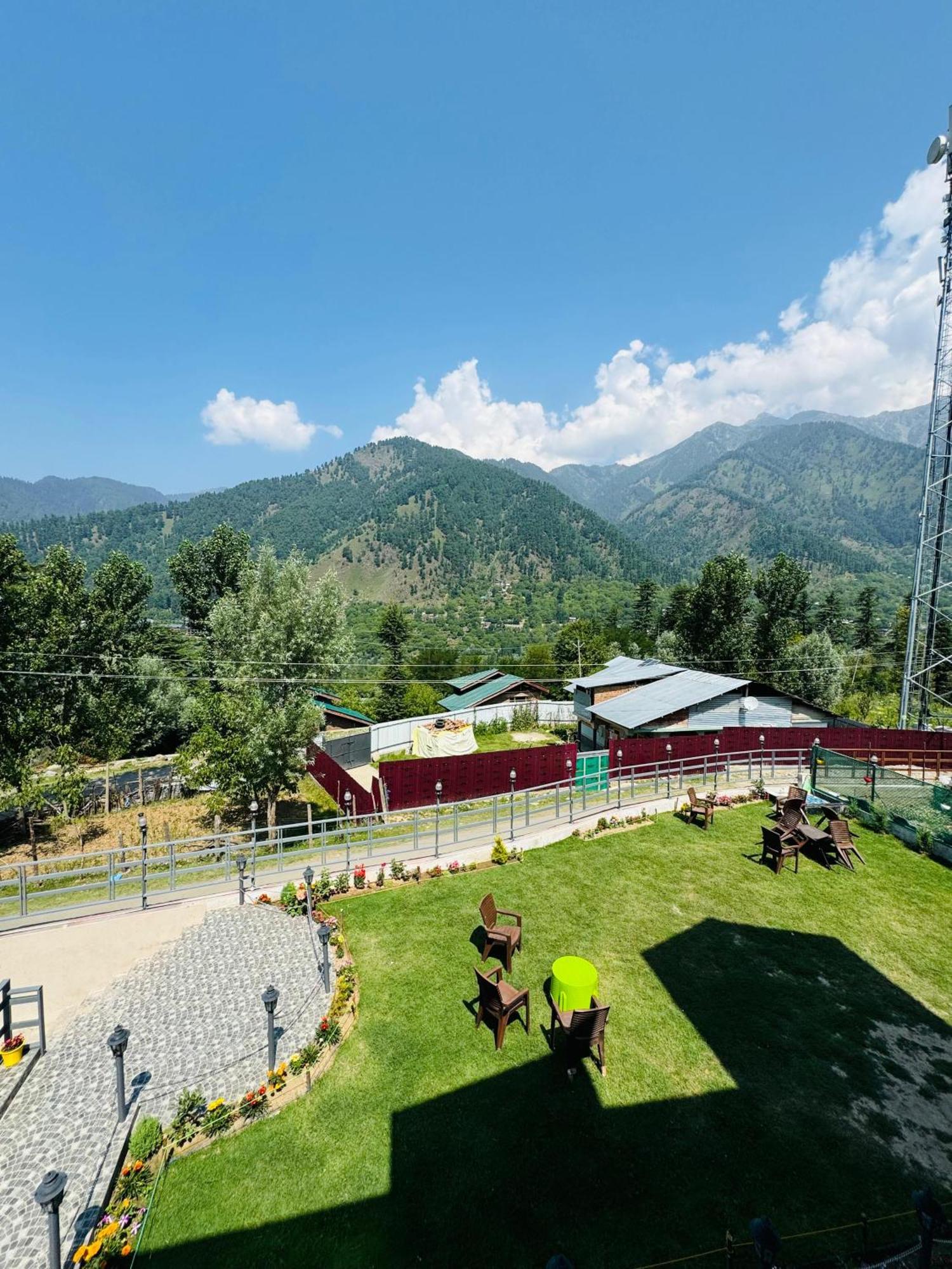 Frosty Mountain Resort Pahalgām Exterior foto