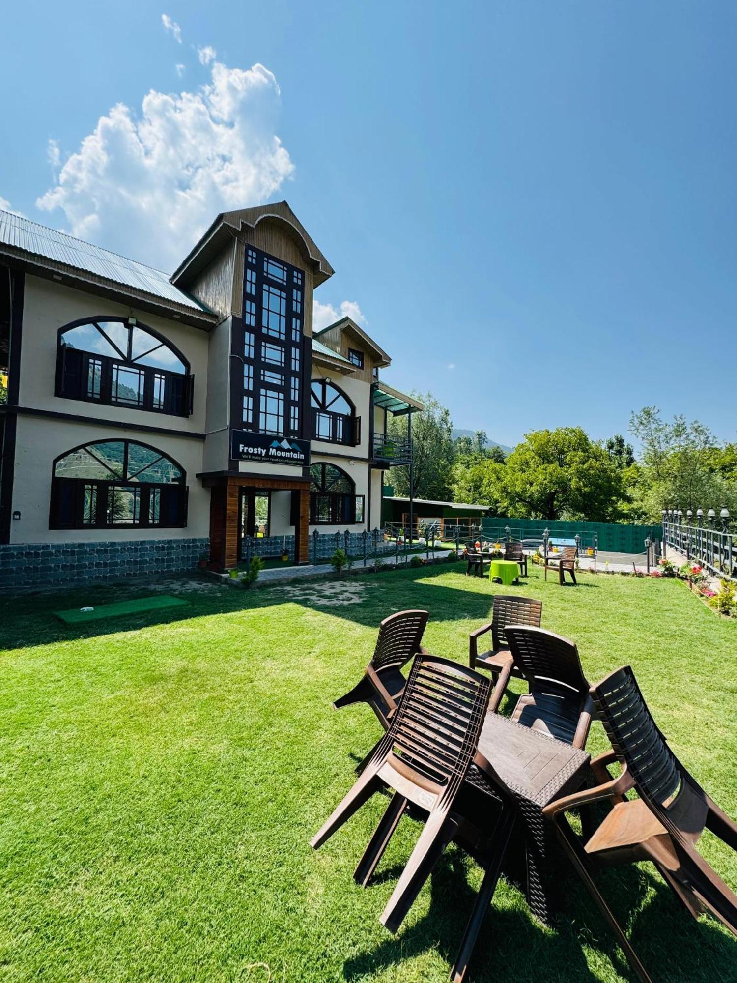Frosty Mountain Resort Pahalgām Exterior foto