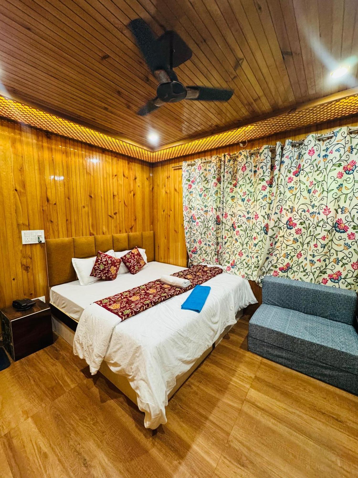 Frosty Mountain Resort Pahalgām Exterior foto