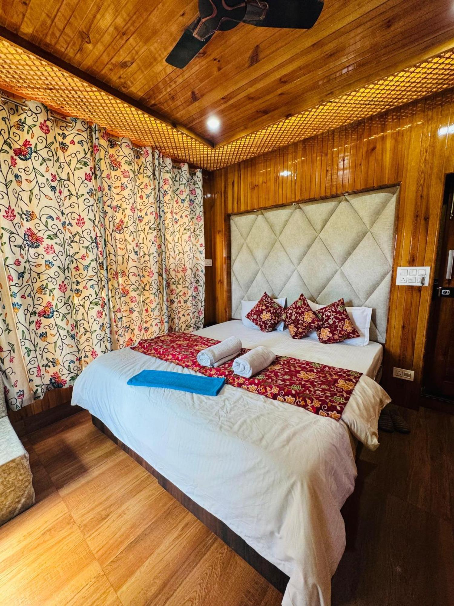 Frosty Mountain Resort Pahalgām Exterior foto