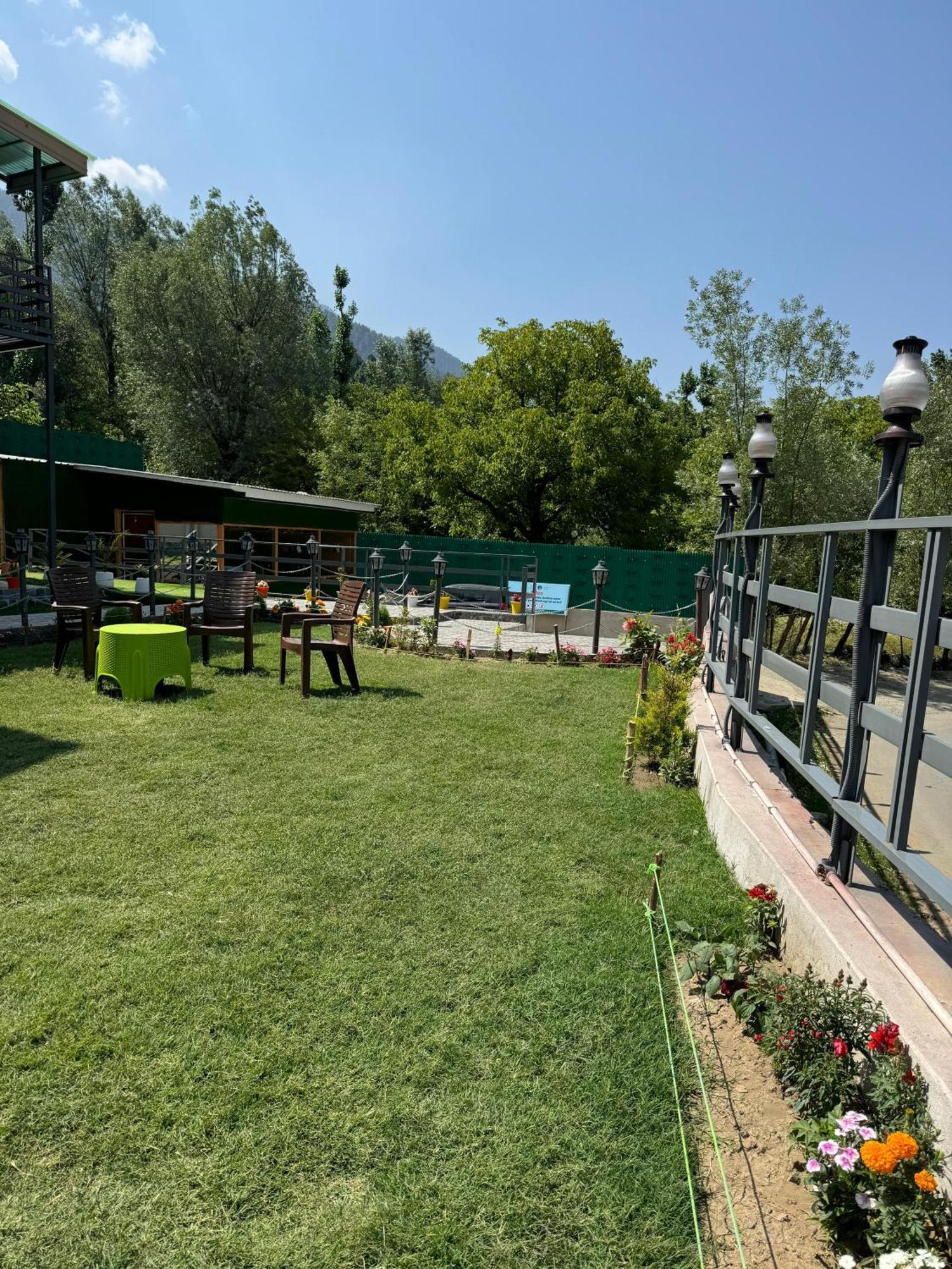 Frosty Mountain Resort Pahalgām Exterior foto