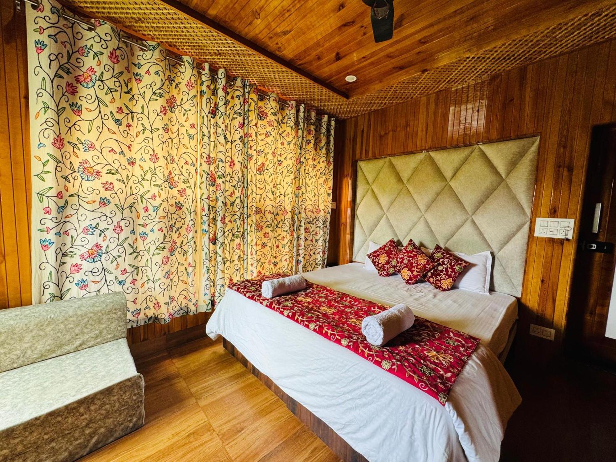 Frosty Mountain Resort Pahalgām Exterior foto