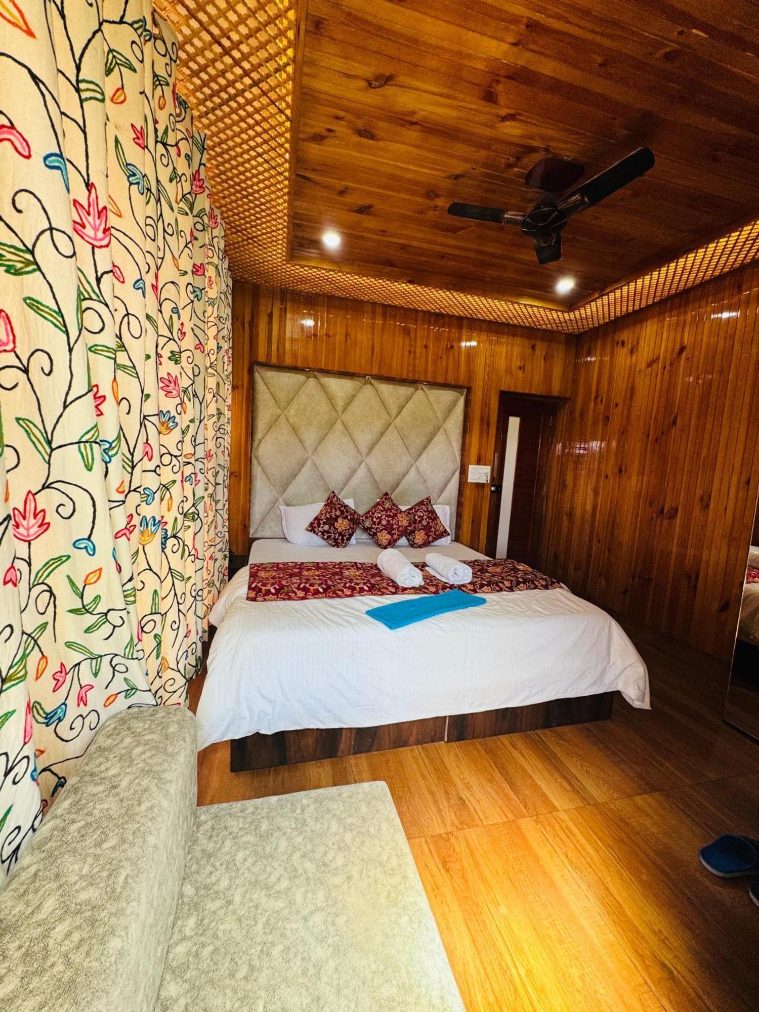 Frosty Mountain Resort Pahalgām Exterior foto
