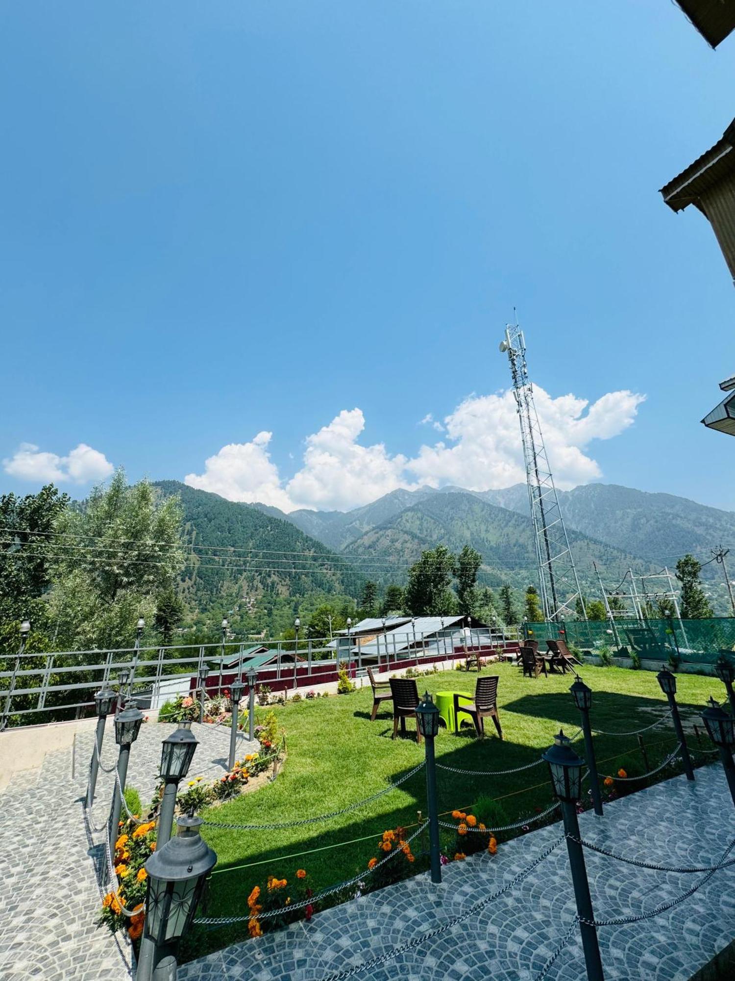 Frosty Mountain Resort Pahalgām Exterior foto