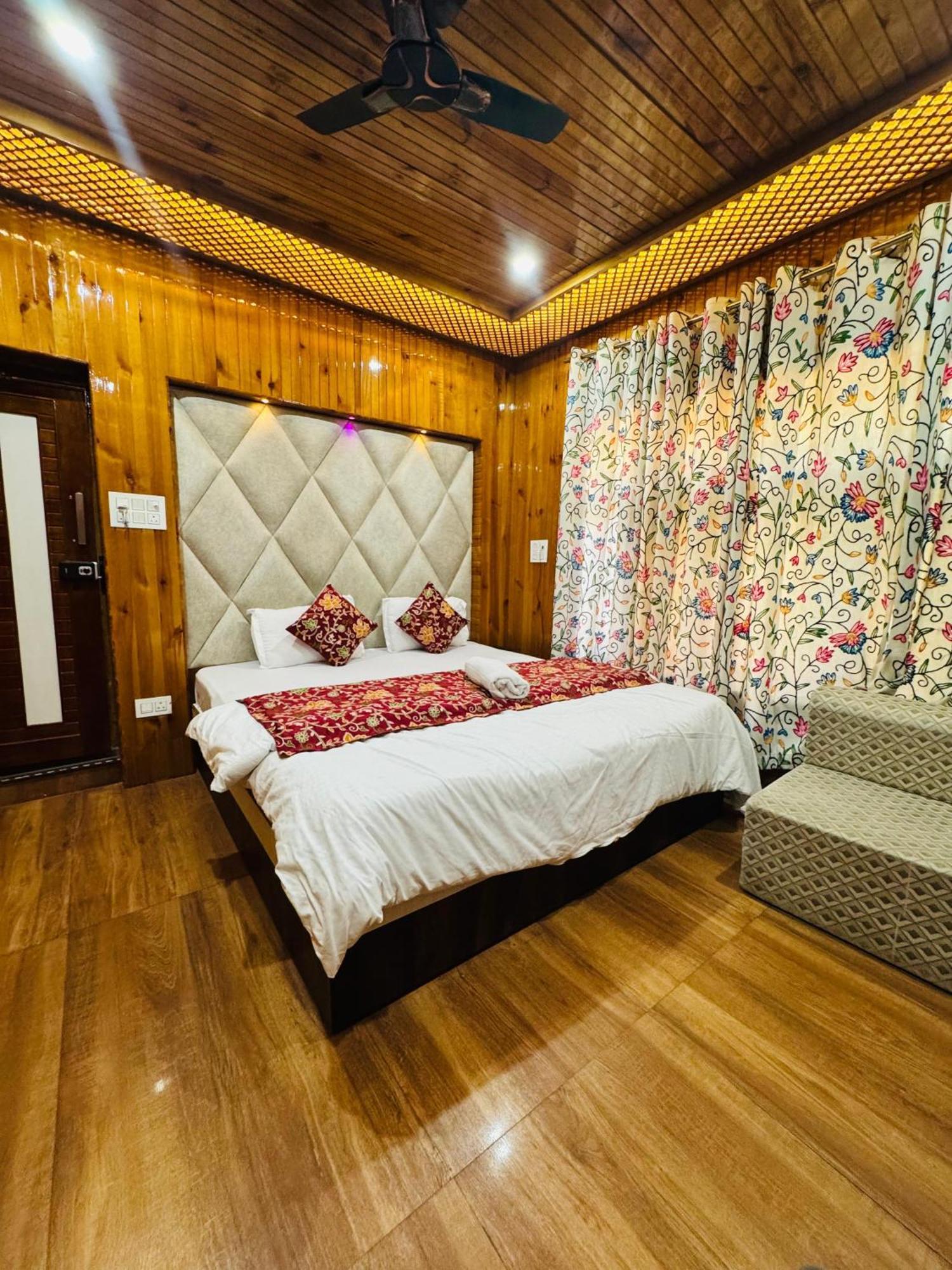 Frosty Mountain Resort Pahalgām Exterior foto